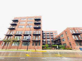2323 W Pershing Road 421, Chicago, IL 60609