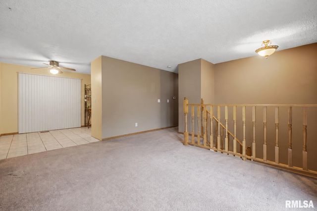 2200 DOMINION Avenue, Pekin, IL 61554