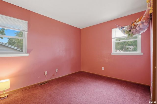 2200 DOMINION Avenue, Pekin, IL 61554