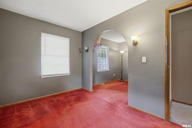 2200 DOMINION Avenue, Pekin, IL 61554