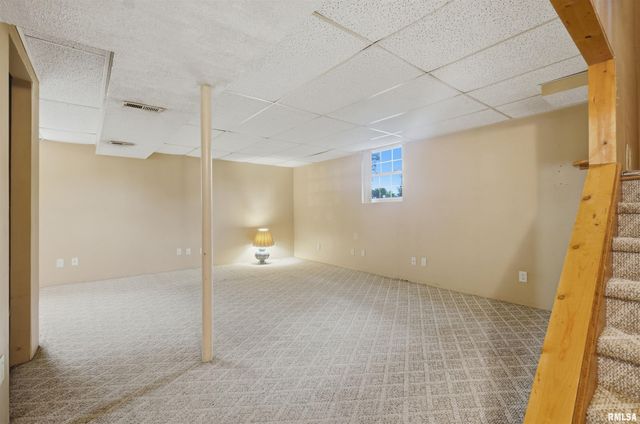 2200 DOMINION Avenue, Pekin, IL 61554