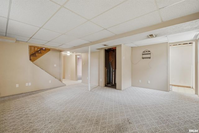 2200 DOMINION Avenue, Pekin, IL 61554