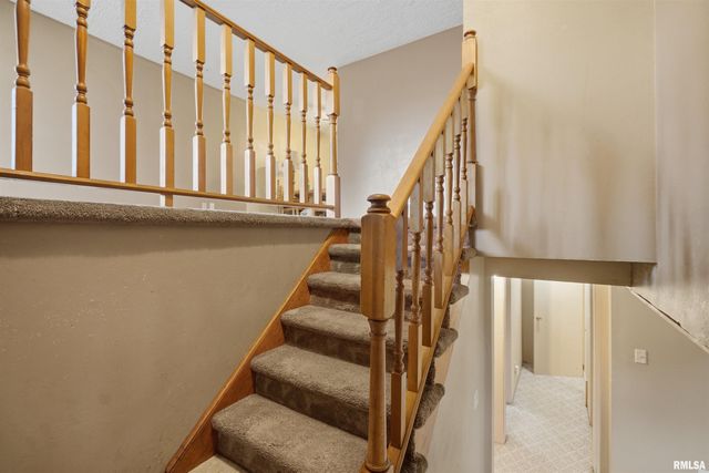 2200 DOMINION Avenue, Pekin, IL 61554