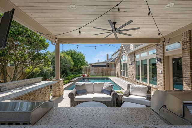 13502 Briar Rose Drive, Pearland, TX 77584