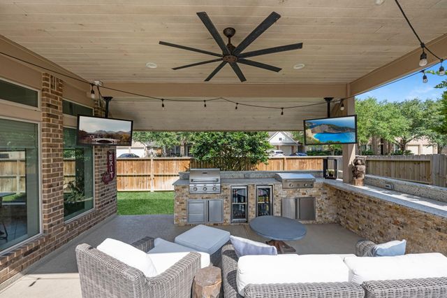 13502 Briar Rose Drive, Pearland, TX 77584