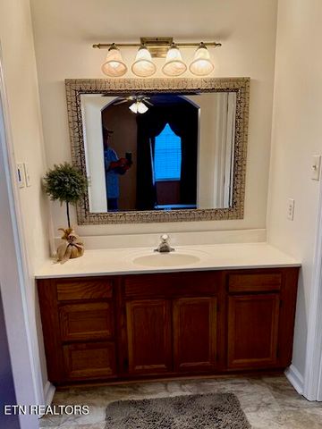 5207 Vanardo Way, Knoxville, TN 37912