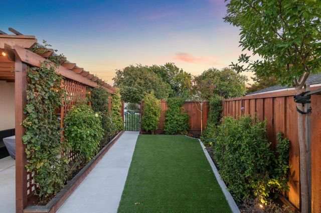 3342-3344 Los Prados Street, San Mateo, CA 94403