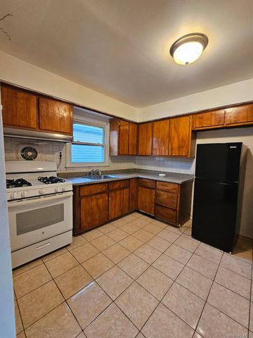 25314 148th Road, Rosedale, NY 11422