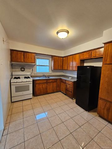 25314 148th Road, Rosedale, NY 11422