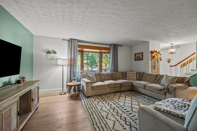 71 Challedon Circle SW, Pataskala, OH 43062