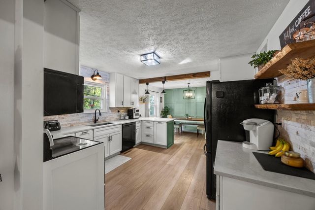 71 Challedon Circle SW, Pataskala, OH 43062