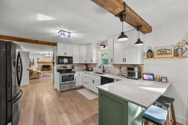 71 Challedon Circle SW, Pataskala, OH 43062