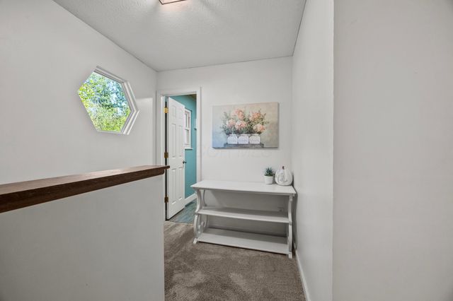 71 Challedon Circle SW, Pataskala, OH 43062