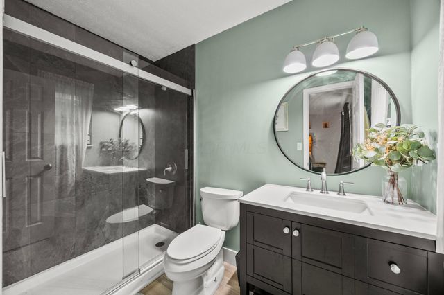 71 Challedon Circle SW, Pataskala, OH 43062