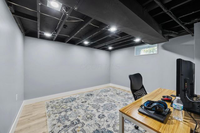 71 Challedon Circle SW, Pataskala, OH 43062