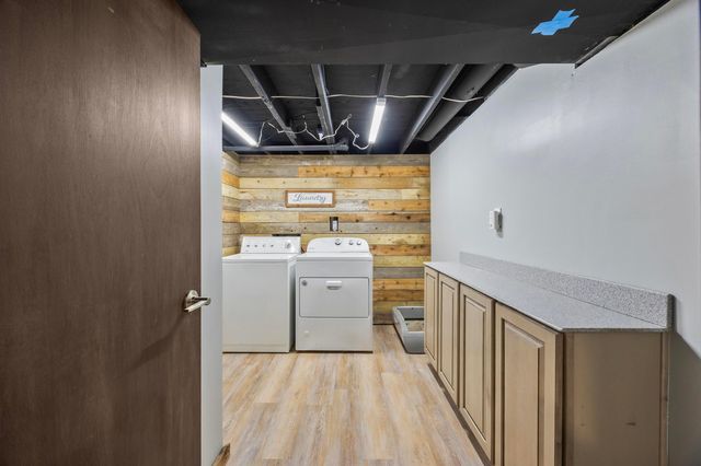 71 Challedon Circle SW, Pataskala, OH 43062