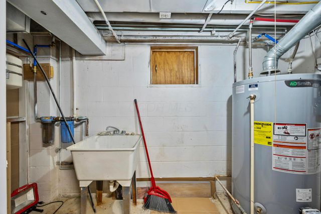 71 Challedon Circle SW, Pataskala, OH 43062