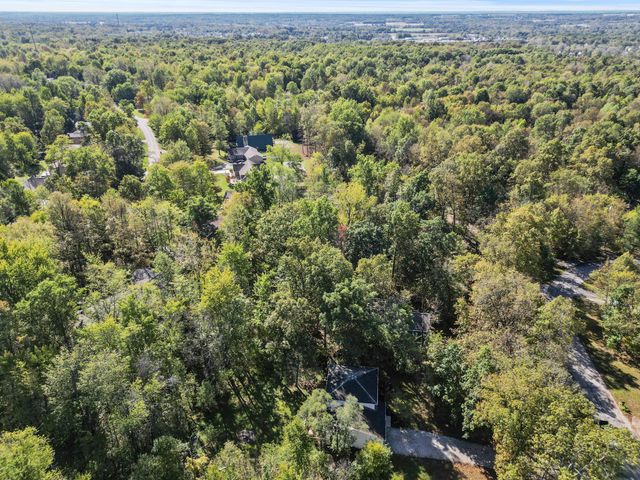 71 Challedon Circle SW, Pataskala, OH 43062