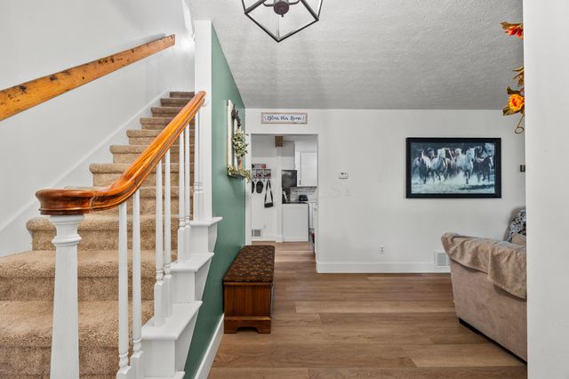 71 Challedon Circle SW, Pataskala, OH 43062