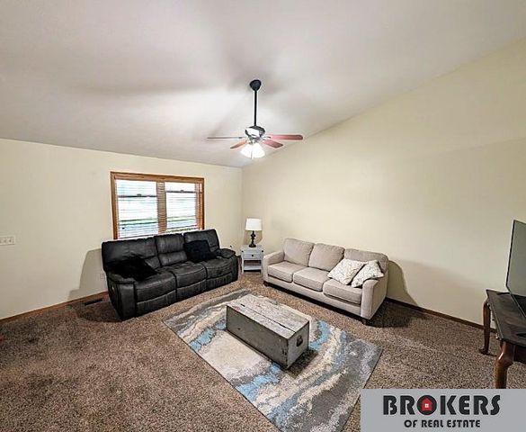 5230 N 13 Street, Lincoln, NE 68521