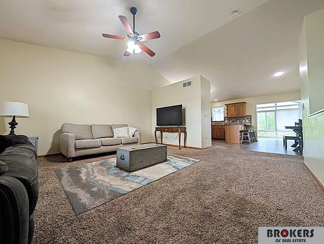 5230 N 13 Street, Lincoln, NE 68521