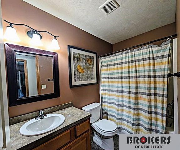 5230 N 13 Street, Lincoln, NE 68521