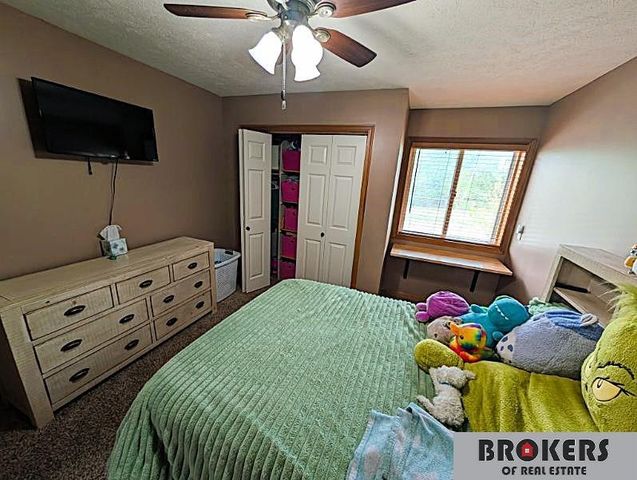 5230 N 13 Street, Lincoln, NE 68521