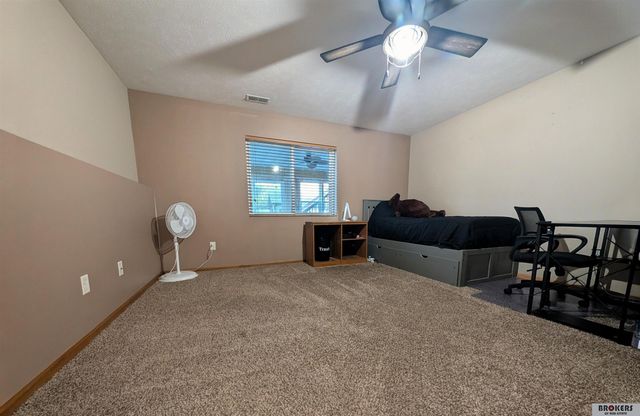 5230 N 13 Street, Lincoln, NE 68521