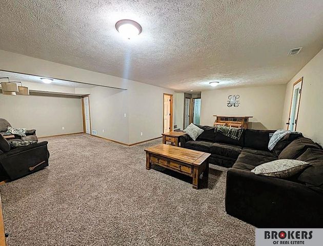 5230 N 13 Street, Lincoln, NE 68521