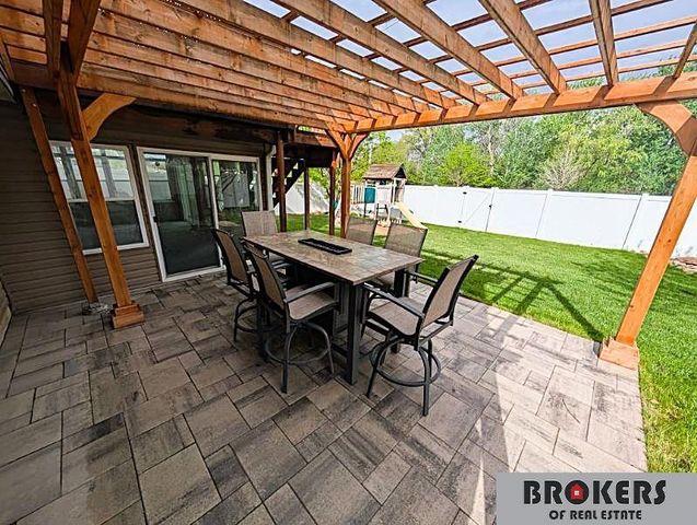 5230 N 13 Street, Lincoln, NE 68521