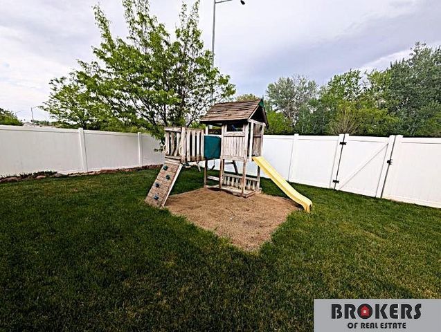 5230 N 13 Street, Lincoln, NE 68521