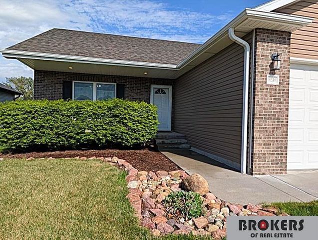 5230 N 13 Street, Lincoln, NE 68521