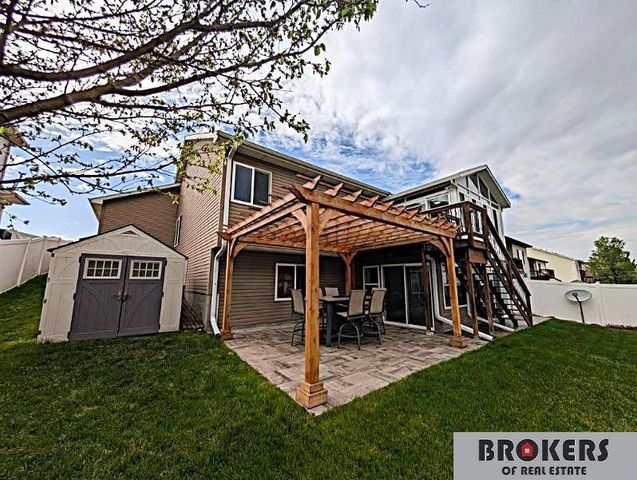 5230 N 13 Street, Lincoln, NE 68521