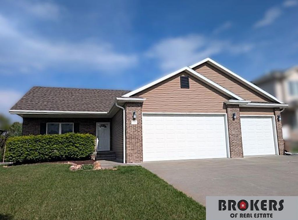 5230 N 13 Street, Lincoln, NE 68521
