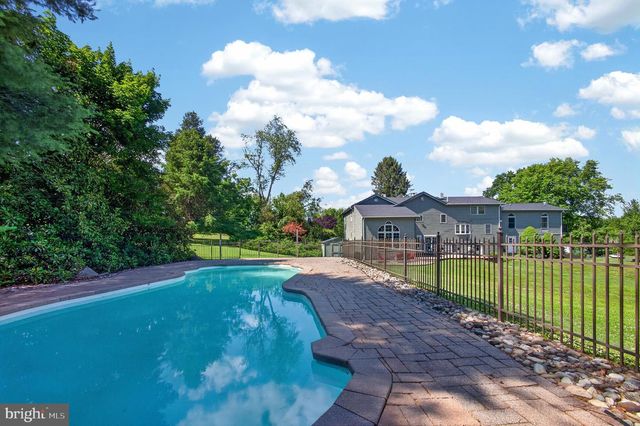 1364 COLLEGE HILL DR, Cheyney, PA 19319