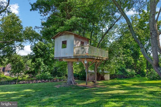 1364 COLLEGE HILL DR, Cheyney, PA 19319