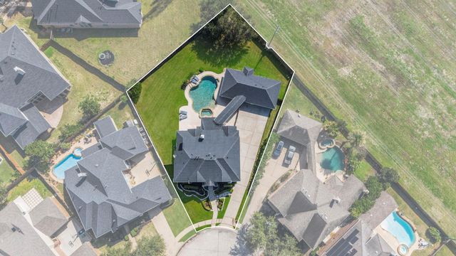 9227 Turtle Pond Lane, Missouri City, TX 77459