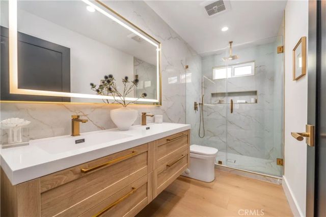 23861 Gilmore, West Hills, CA 91307