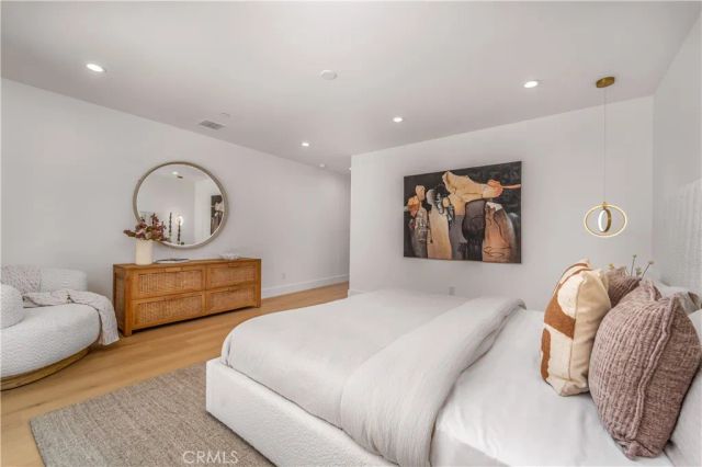 23861 Gilmore, West Hills, CA 91307