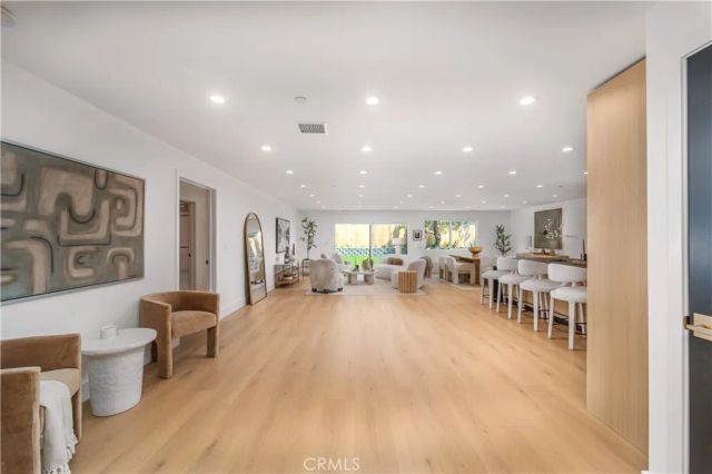 23861 Gilmore, West Hills, CA 91307
