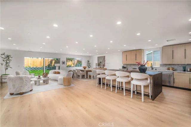 23861 Gilmore, West Hills, CA 91307