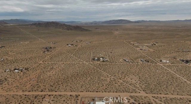 60396 Lorraine, Landers, CA 92285