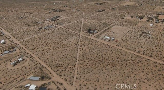 60396 Lorraine, Landers, CA 92285