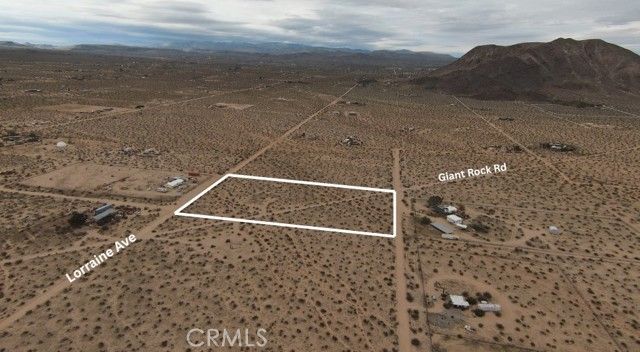 60396 Lorraine, Landers, CA 92285