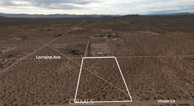60396 Lorraine, Landers, CA 92285