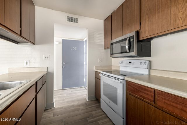 17859 N 40TH Street, Phoenix, AZ 85032