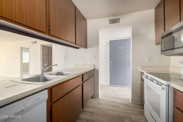 17859 N 40TH Street, Phoenix, AZ 85032