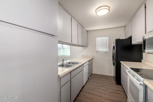 17859 N 40TH Street, Phoenix, AZ 85032