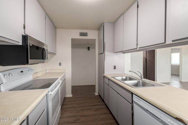 17859 N 40TH Street, Phoenix, AZ 85032