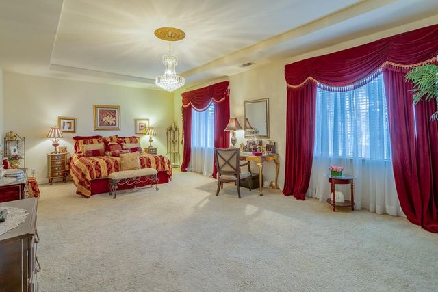 2563 Riviera Court, Tulare, CA 93274